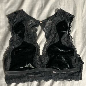 Victoria’s Secret Black Lace Bralette Size XS